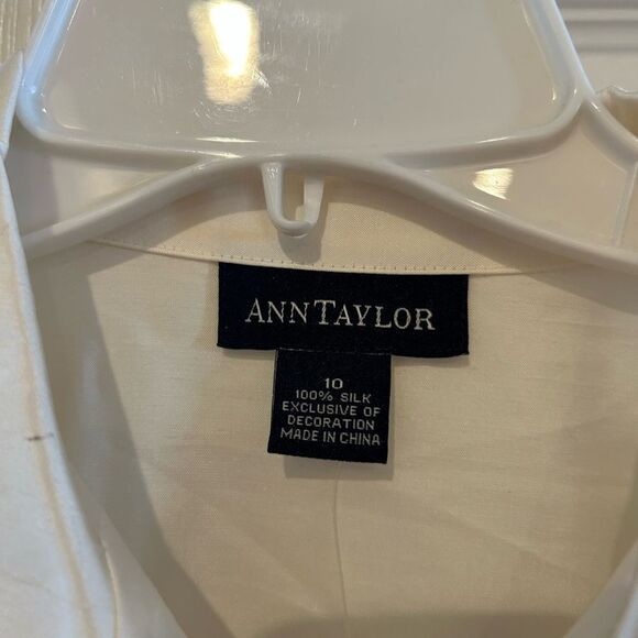 Ann Taylor 100% Silk Embroidered Cuff Sleeve Tunic White Blouse 10 New - Picture 4 of 10